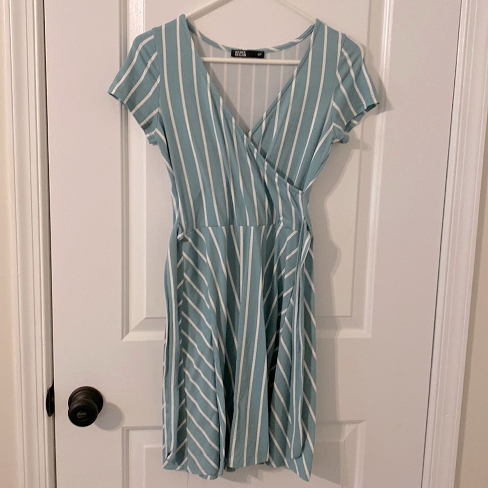 Mini dress w, tie waste, super soft material size small